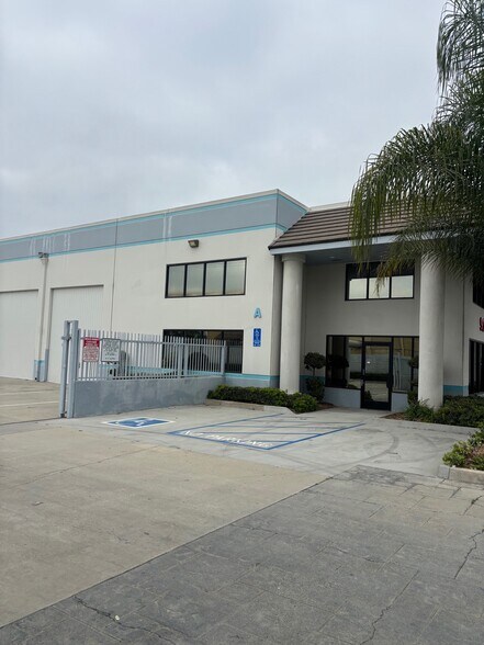 9528 E Rush St, South El Monte, CA à louer - Photo du bâtiment - Image 2 de 47