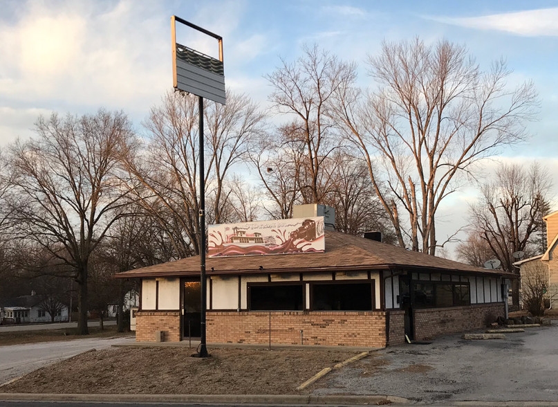 508 S Benton St, New Athens, IL à vendre - Photo du bâtiment - Image 1 de 1