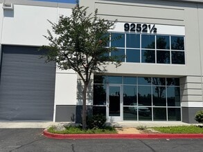 9220-9268 1/2 Hall Rd, Downey, CA for lease Interior Photo- Image 1 of 10