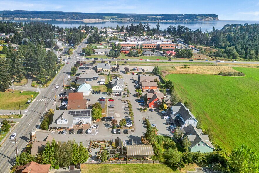 107 S Main St, Coupeville, WA à vendre - Photo du bâtiment - Image 3 de 14
