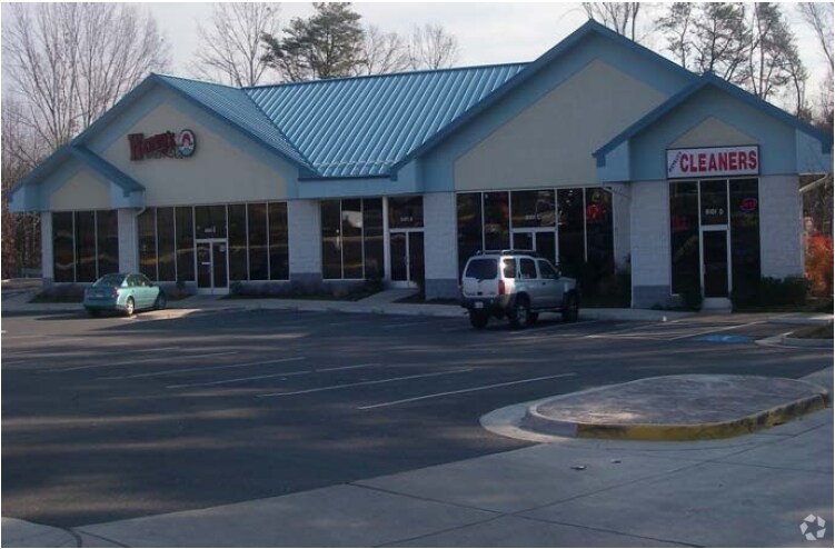 8101-8103 Loisdale Rd, Newington, VA à louer - Photo du bâtiment - Image 2 de 3