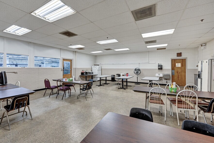 200 Kapp St, Winston-Salem, NC à vendre - Photo intérieure - Image 2 de 20