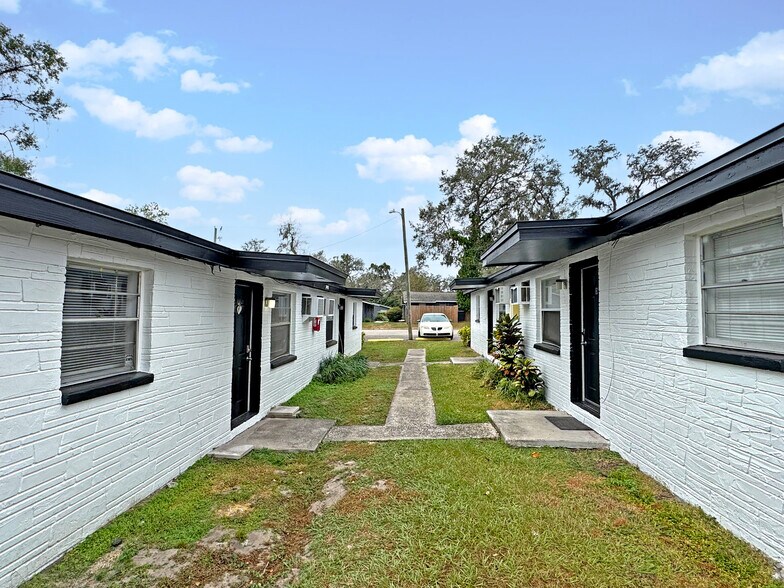 Goldenrod Commons & Sinclair Villas portefeuille de 2 propriétés à vendre sur LoopNet.ca - Photo du bâtiment - Image 2 de 16