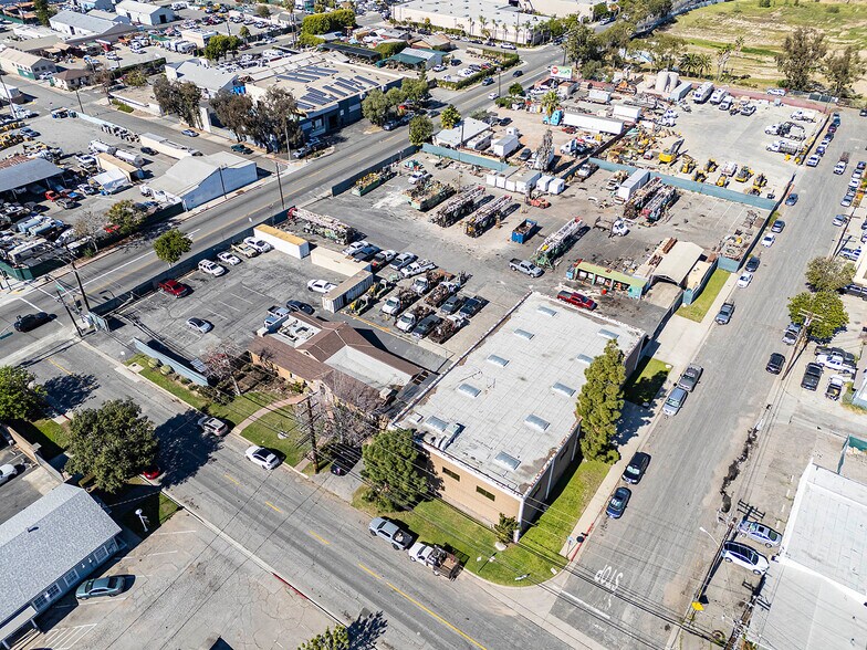 1241 E Burnett St, Signal Hill, CA à louer - Aérien - Image 2 de 12