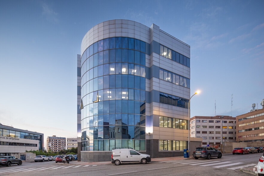 Calle del Cidro, 2, Madrid, Madrid for lease - Building Photo - Image 2 of 5