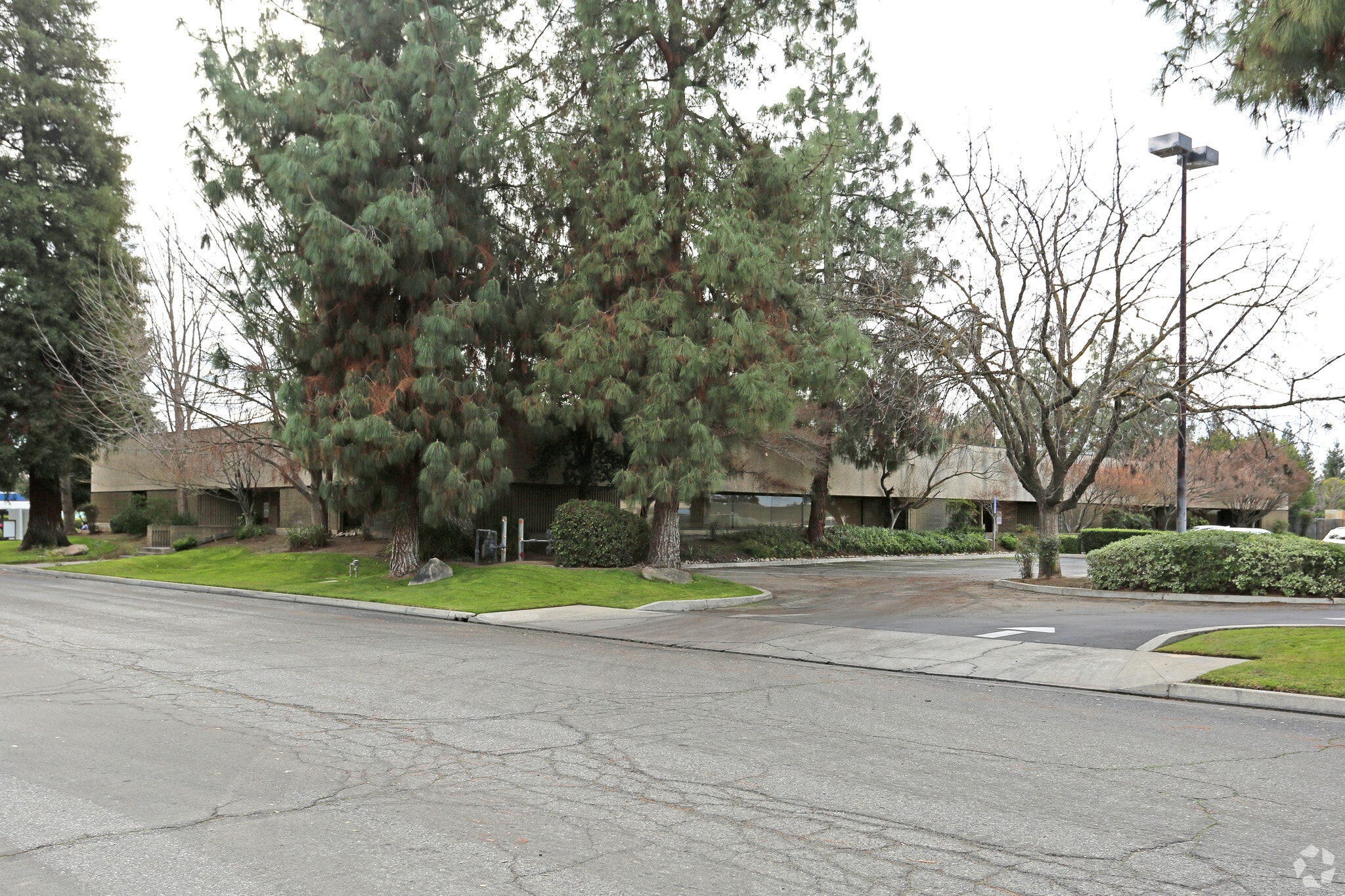 4969 E Clinton, Fresno, CA for lease Primary Photo- Image 1 of 7
