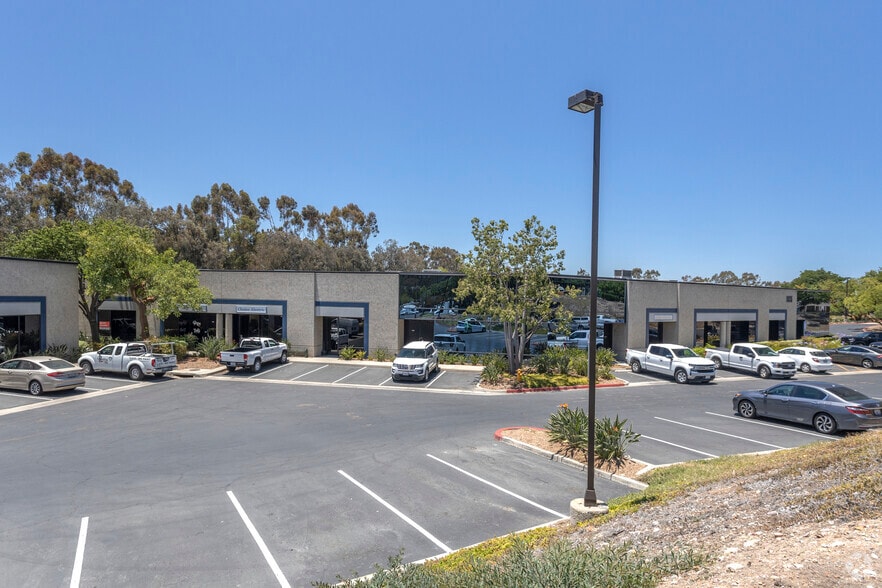 9835 Carroll Centre Rd, San Diego, CA for lease - Building Photo - Image 2 of 9