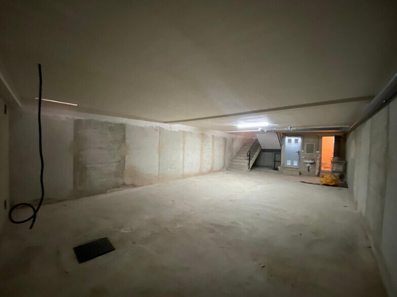 Flex dans Manuel à louer - Photo du bâtiment - Image 3 de 28