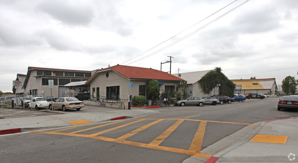 12310-12320 Penn St, Whittier, CA for lease - Building Photo - Image 3 of 8