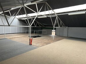 45 Brook Rd, Rayleigh for lease Interior Photo- Image 2 of 9