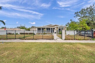 Plus de détails pour 2715 9th Ave N, Saint Petersburg, FL - Spécialité à vendre