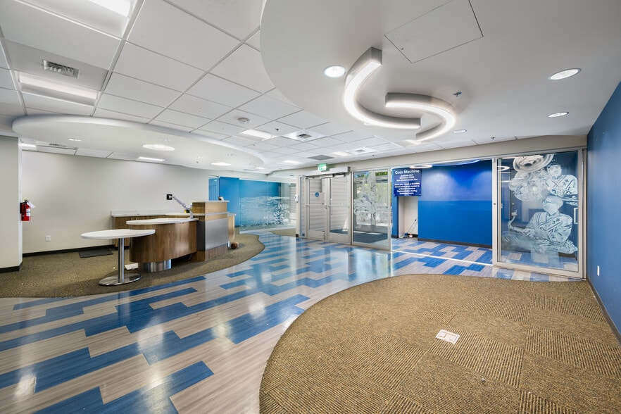 1385-1395 N Virginia St, Reno, NV for lease - Building Photo - Image 3 of 9