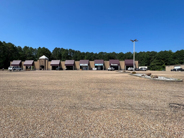 Industrial in Arkadelphia, AR for sale - Primary Photo - Image 1 of 1