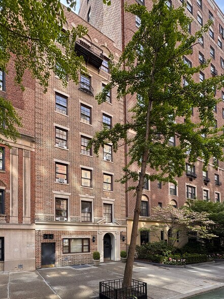 29 Fifth Ave, New York, NY à vendre - Photo du bâtiment - Image 1 de 9