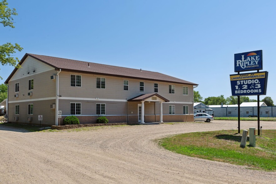 1205 S Sibley Ave, Litchfield, MN à vendre - Photo du b timent - Image 1 de 1