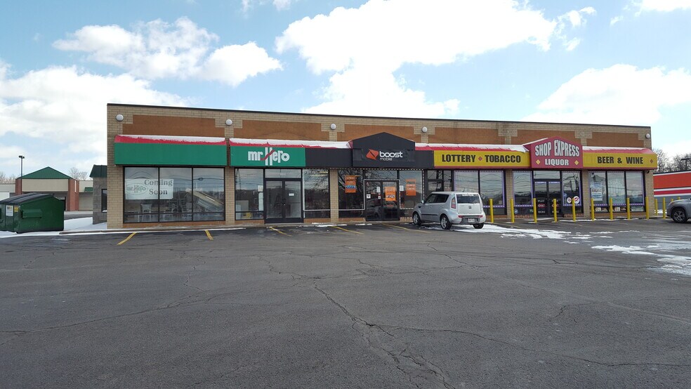 1543-1601 Hawkins Ave, Akron, OH à louer - Photo du bâtiment - Image 3 de 8