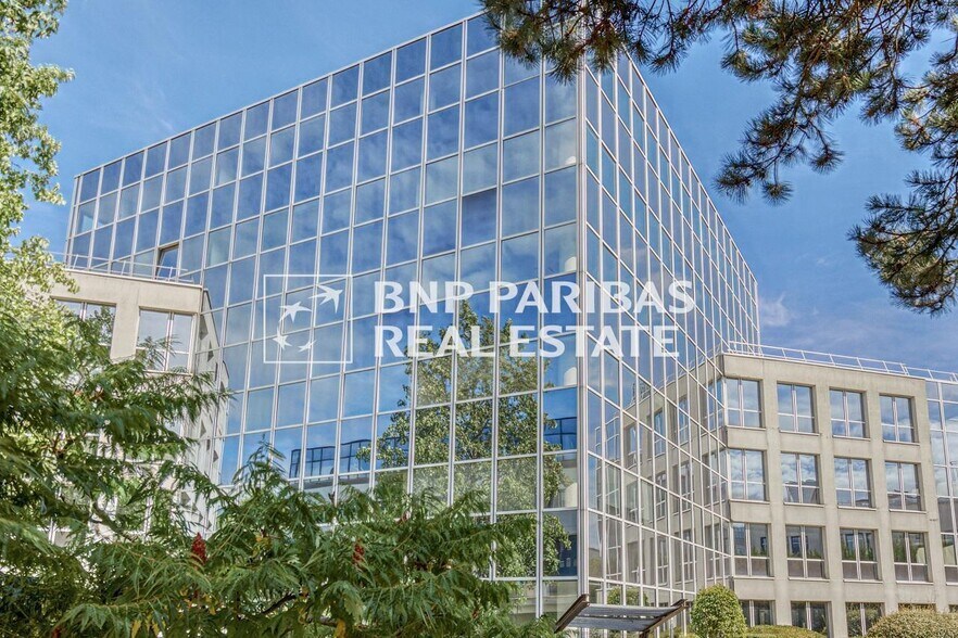 13 Avenue Morane Saulnier, Vélizy-Villacoublay à vendre - Photo du bâtiment - Image 2 de 11