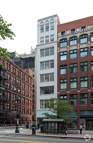 1456 Woodward Ave, Detroit, MI à louer - Photo du bâtiment - Image 2 de 7