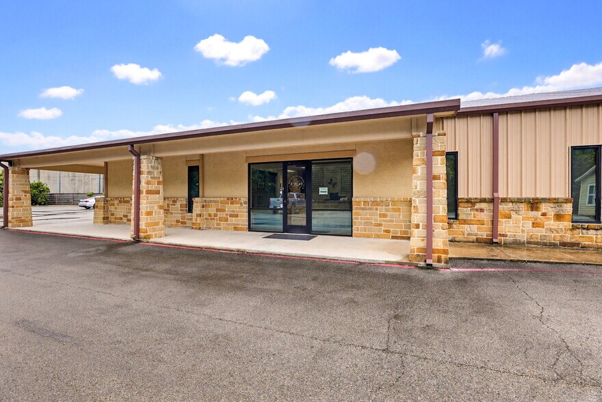 11550 N North Loop Rd, San Antonio, TX à vendre - Photo du bâtiment - Image 1 de 34