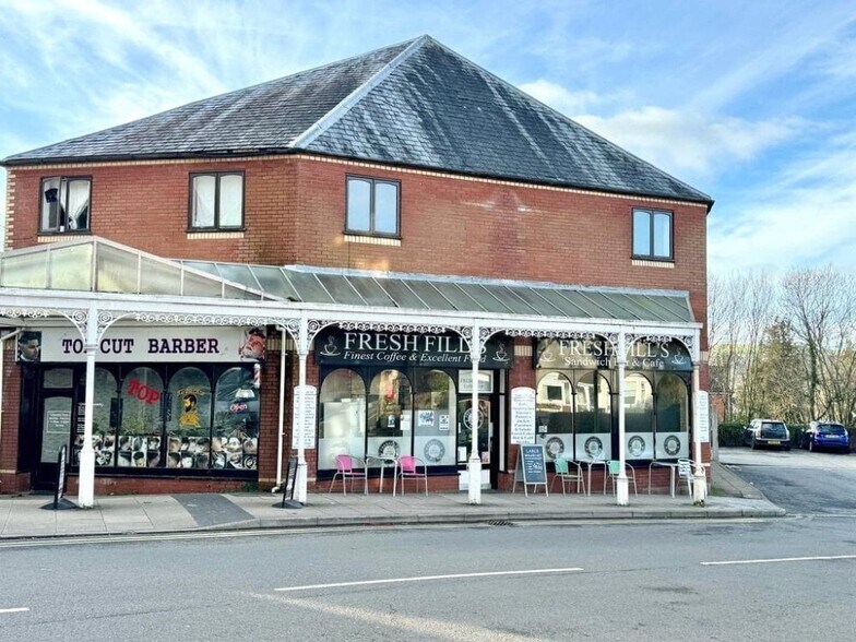 Station Crescent, Llandrindod Wells à louer - Photo du bâtiment - Image 3 de 5