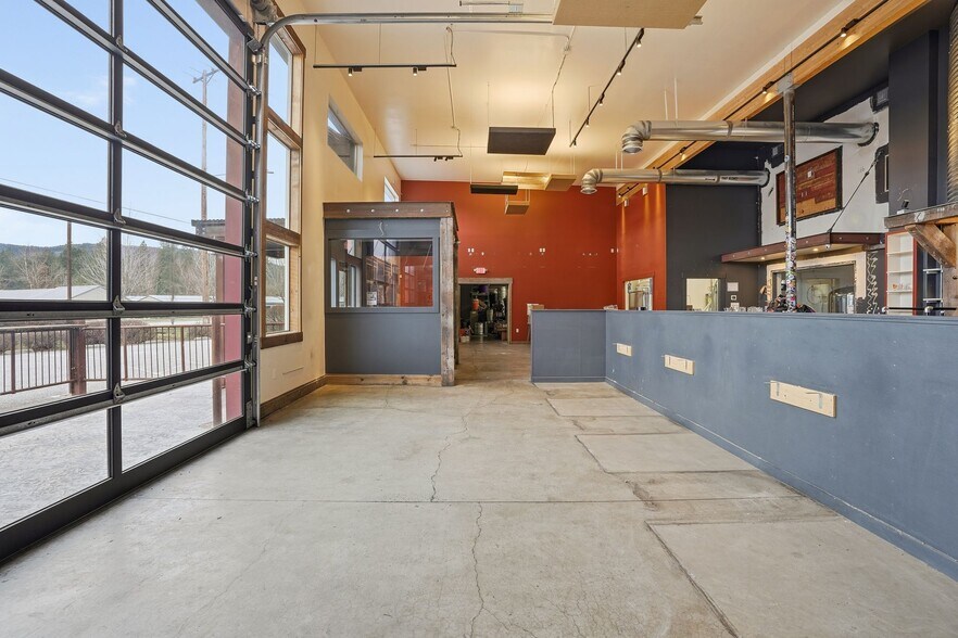 4110 S Bowdish Rd, Spokane, WA à vendre - Photo intérieure - Image 3 de 49