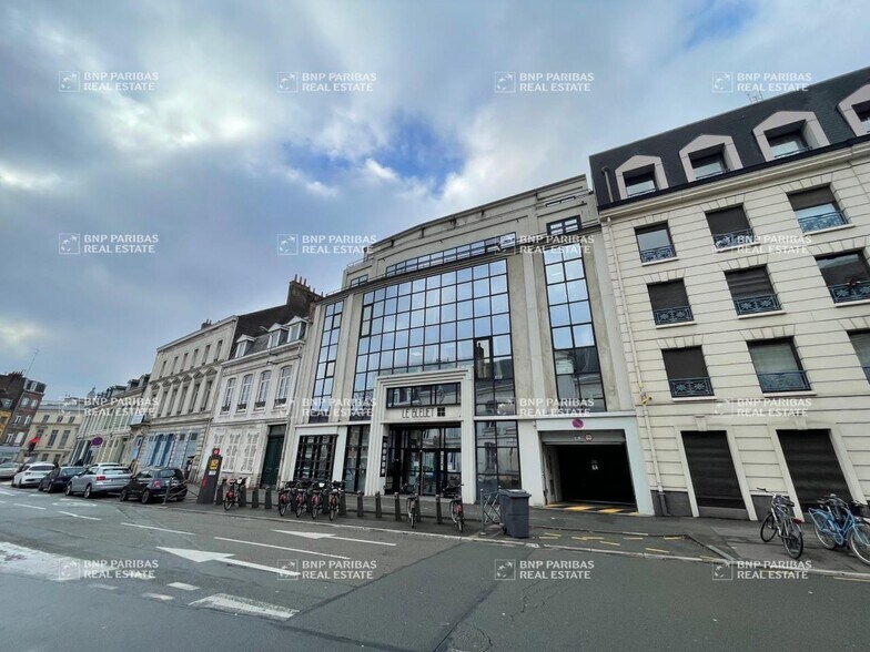 15 Place Aux Bleuets, Lille à louer - Photo du bâtiment - Image 1 de 22
