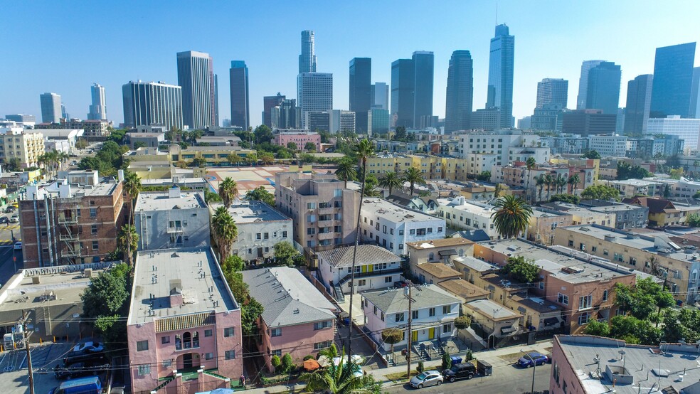 316 Columbia Ave, Los Angeles, CA for sale - Building Photo - Image 2 of 16