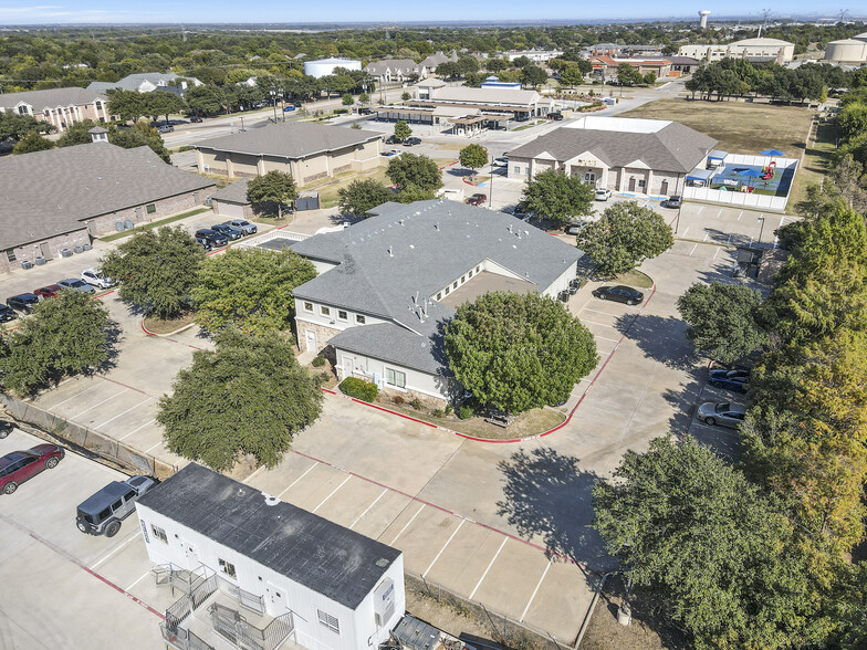 1651 Justin Rd, Flower Mound, TX à louer - Photo du bâtiment - Image 3 de 29