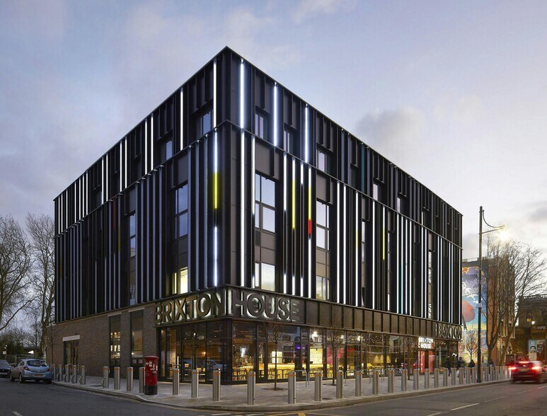 385 Coldharbour Ln, Londres à louer - Photo du bâtiment - Image 2 de 11