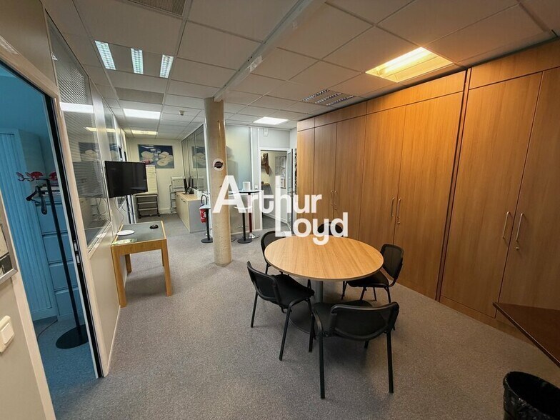 Office in Mougins for sale - Interior Photo - Image 2 of 9