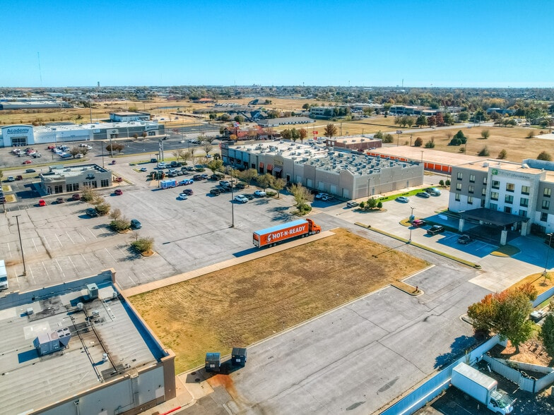 I-240 & S Walker Ave, Oklahoma City, OK à louer - Photo du bâtiment - Image 3 de 16