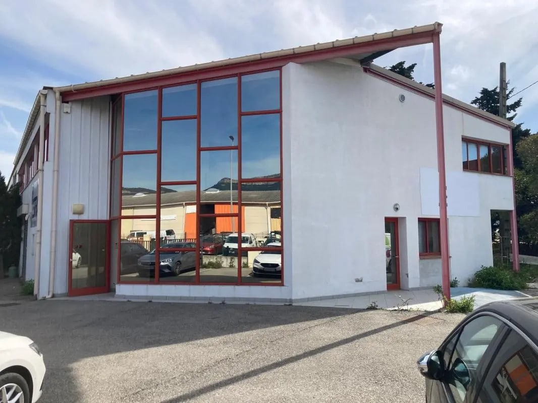 Flex in La Farlède for lease Building Photo- Image 1 of 14
