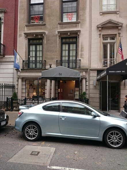 34 E 67th St, New York, NY for lease - Interior Photo - Image 1 of 9