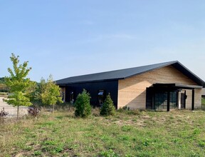 7334 E Duck Lake Rd, Lake Leelanau, MI for sale Building Photo- Image 1 of 15