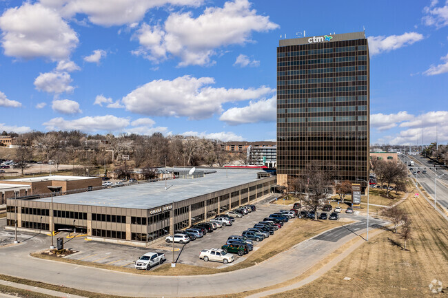 Plus de détails pour 2120 S 72nd St, Omaha, NE - Bureau à louer