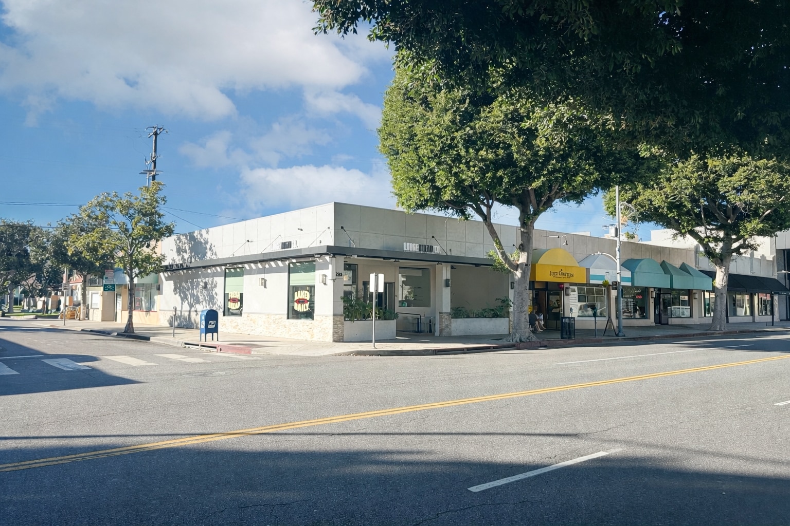287-297 S Robertson Blvd, Beverly Hills, CA à louer Photo du bâtiment- Image 1 de 3