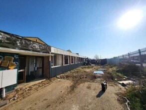 Bruce Grv, Wickford for lease Building Photo- Image 1 of 1