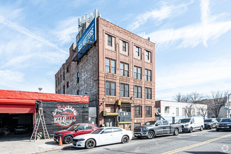 1943 Pitkin Ave, Brooklyn, NY à louer - Photo du bâtiment - Image 3 de 16