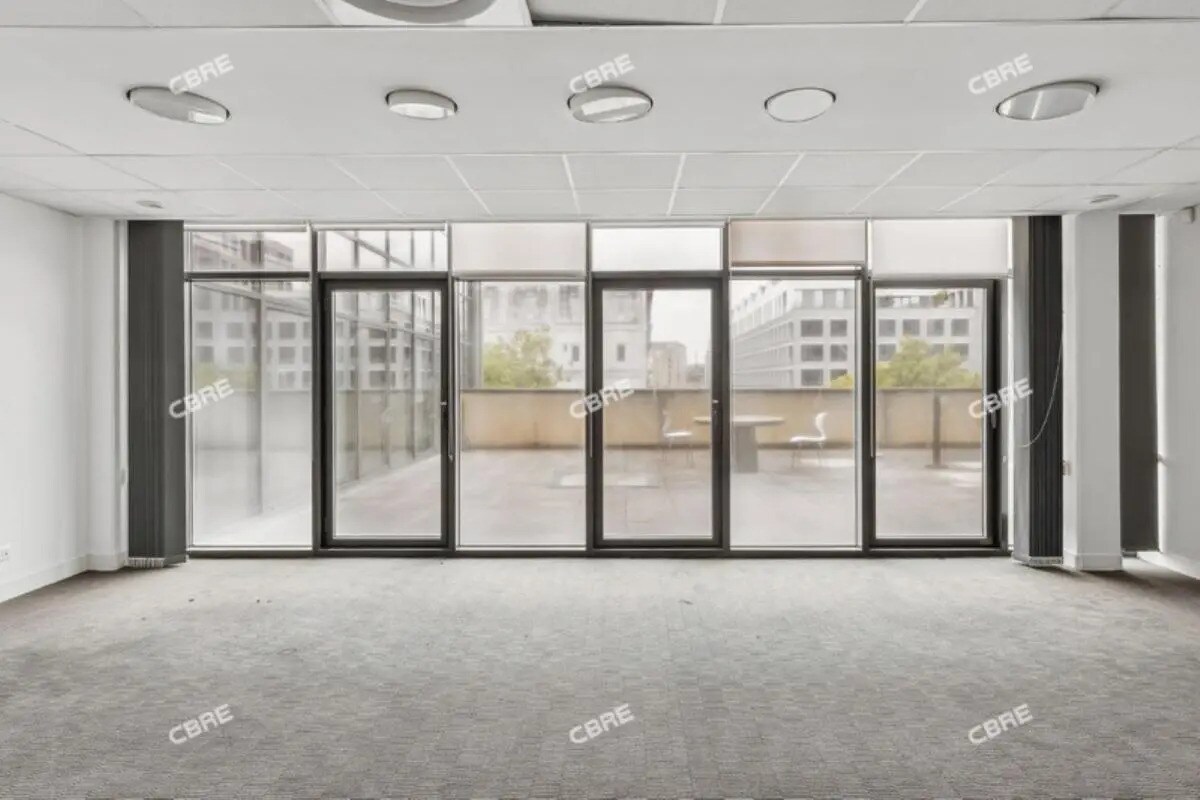 Bureau dans Bordeaux à louer Photo du bâtiment- Image 1 de 16