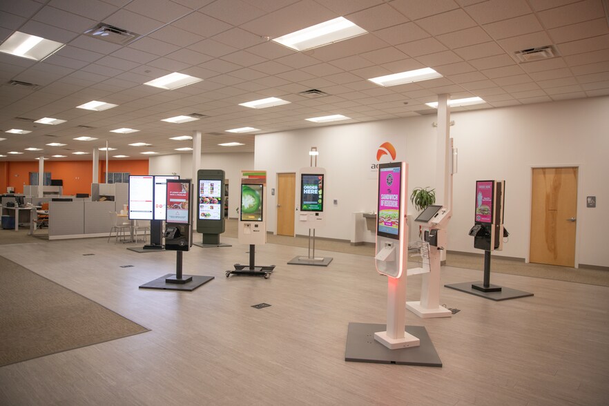 5490 Campbells Run Rd, Pittsburgh, PA à louer - Photo intérieure - Image 2 de 7