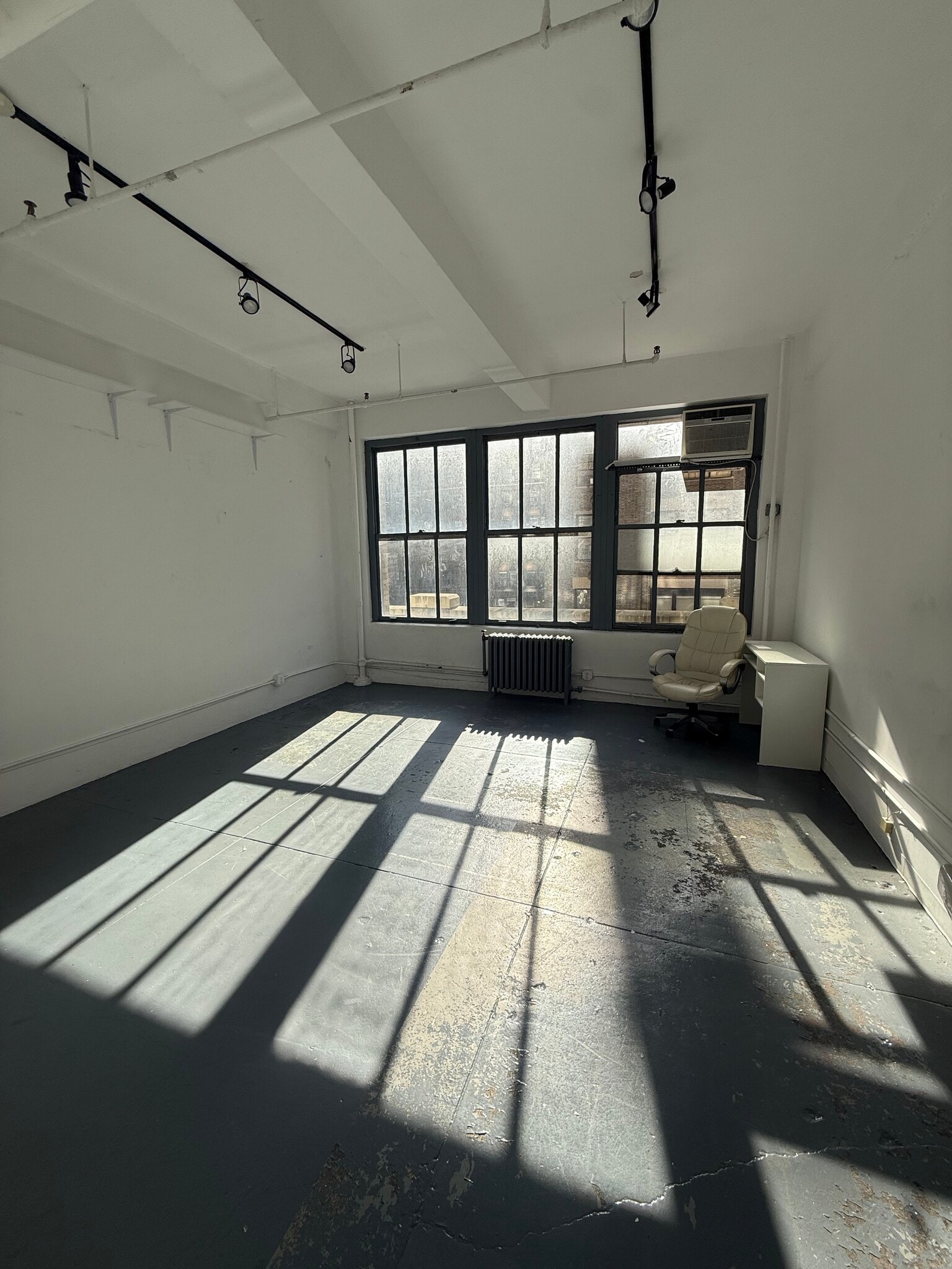 315-321 W 39th St, New York, NY for lease Interior Photo- Image 1 of 1