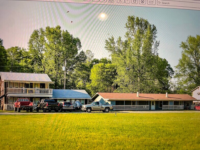 505 Bub Hayner Rd, Karnack, TX à vendre - Photo du bâtiment - Image 2 de 11