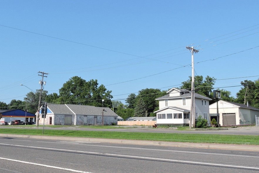 2704 Brewerton Rd, Syracuse, NY for sale - Primary Photo - Image 1 of 1