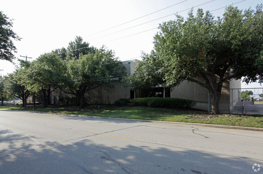 4610-4612 McEwen Rd, Farmers Branch, TX for lease - Building Photo - Image 3 of 4