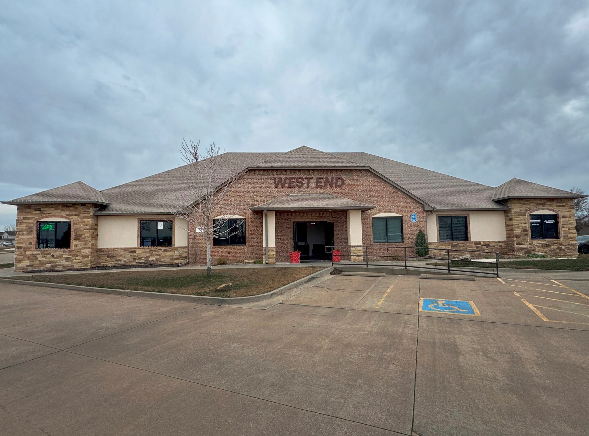 10932 NW Expressway, Yukon, OK for sale Primary Photo- Image 1 of 2