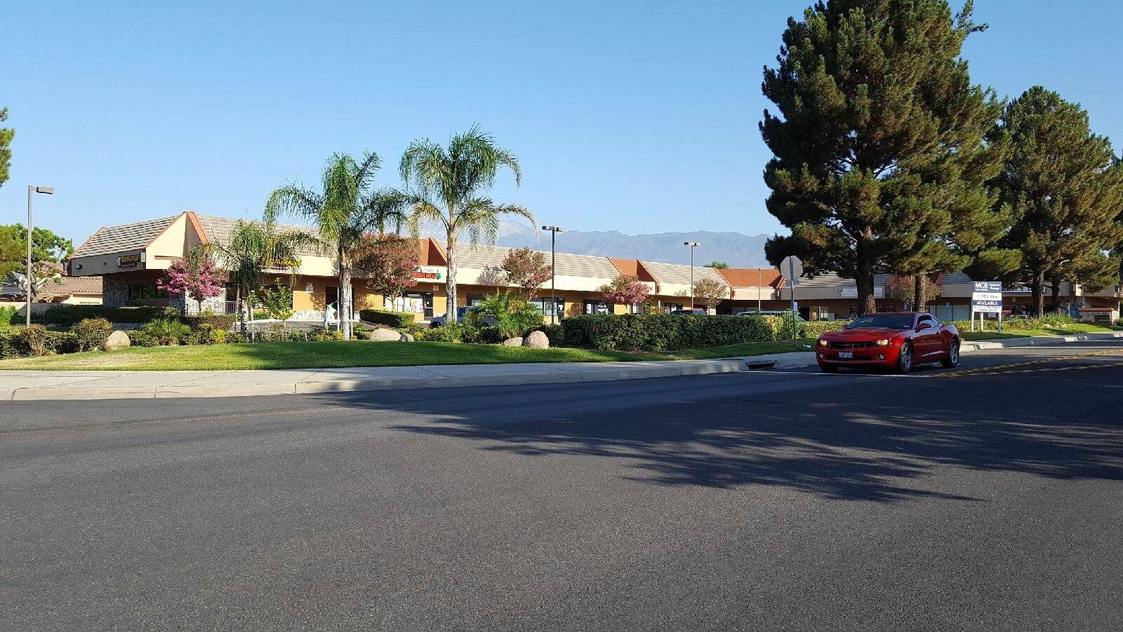 17070 Walnut Village Pky, Fontana, CA à vendre Photo du bâtiment- Image 1 de 1