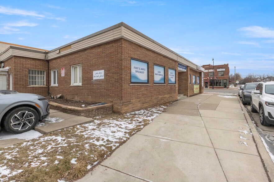 10801 Warren Ave, Dearborn, MI à vendre - Photo du bâtiment - Image 3 de 34