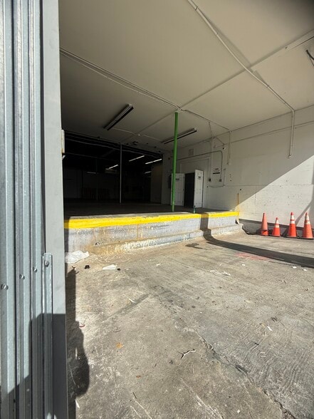1110 Sligh Blvd, Orlando, FL for lease - Building Photo - Image 3 of 11