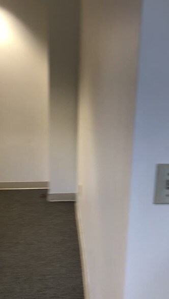 17175 SW Tualatin Valley Hwy, Beaverton, OR à louer - Vidéo sur l’inscription commerciale - Image 3 de 62