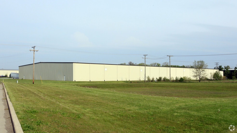 1136 Verdant Dr, Elkhart, IN for sale - Primary Photo - Image 1 of 3